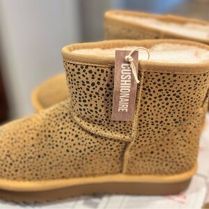 Cushionaire Women's Tan Ankle Booties